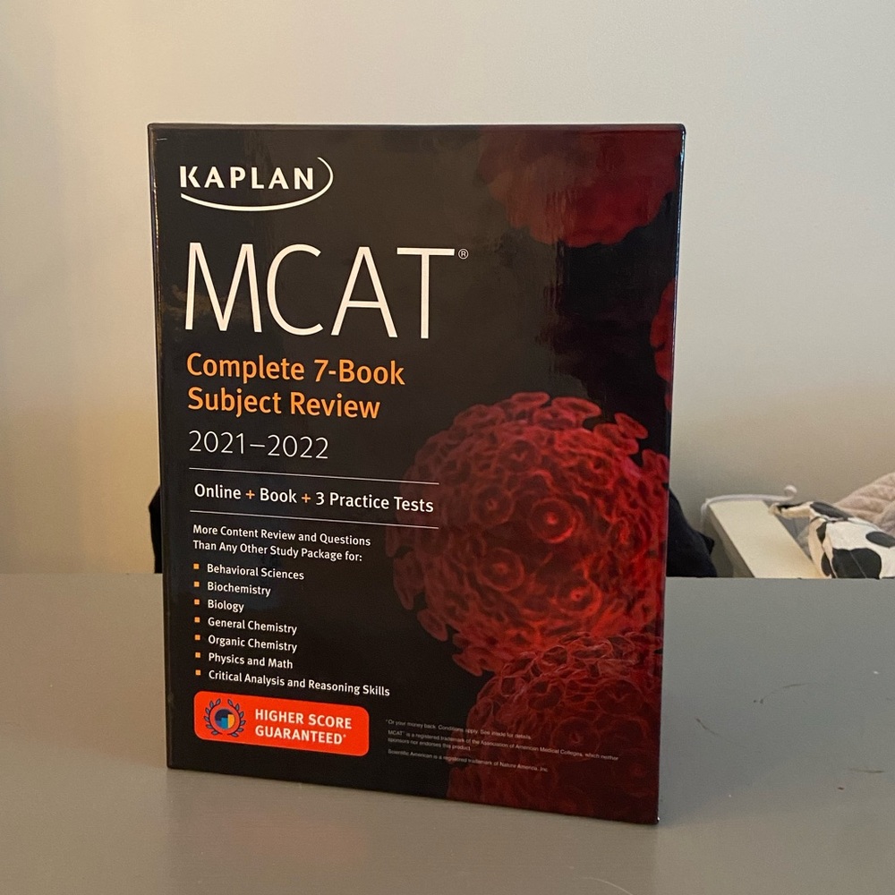 (Like New!) Kapalan Complete MCAT 7 book subject review 2021-2022